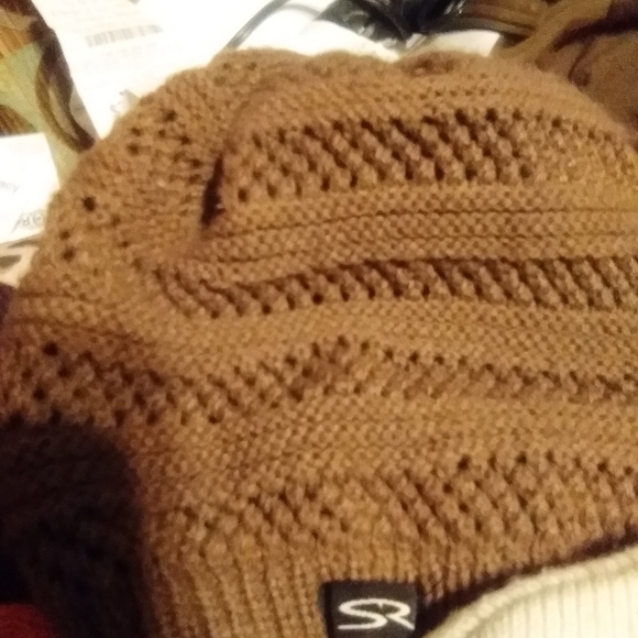 Winter hat bundle - Picture 2 of 5